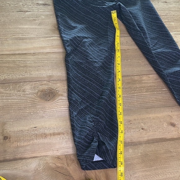 Calvin Klein Yoga Leggings.  Size XS - Picture 9 of 11